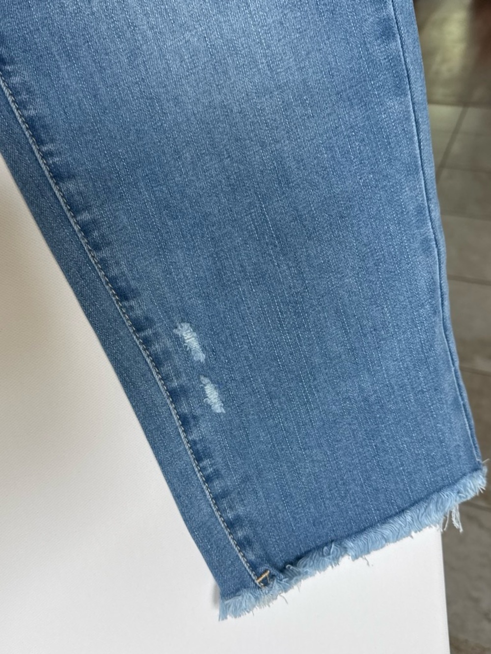 Flamingals Mid-Rise Cropped Jeans in Light Blue - Picture 4 of 5